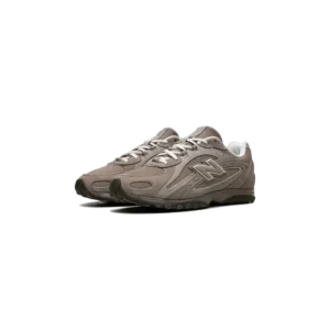 imgi_38_NewBalance204LMushroom2_processed