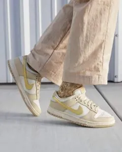 Dunk-Low-Metallic-Gold-W.jpeg