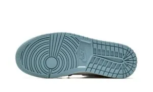 baskets-air-jordan-1-high-og-denim-pour-homme-et-femme-disponible-sur-kikikickz-462130_800x.jpg