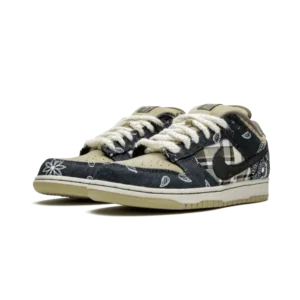 nike-sb-dunk-low-x-travis-scott-3.png