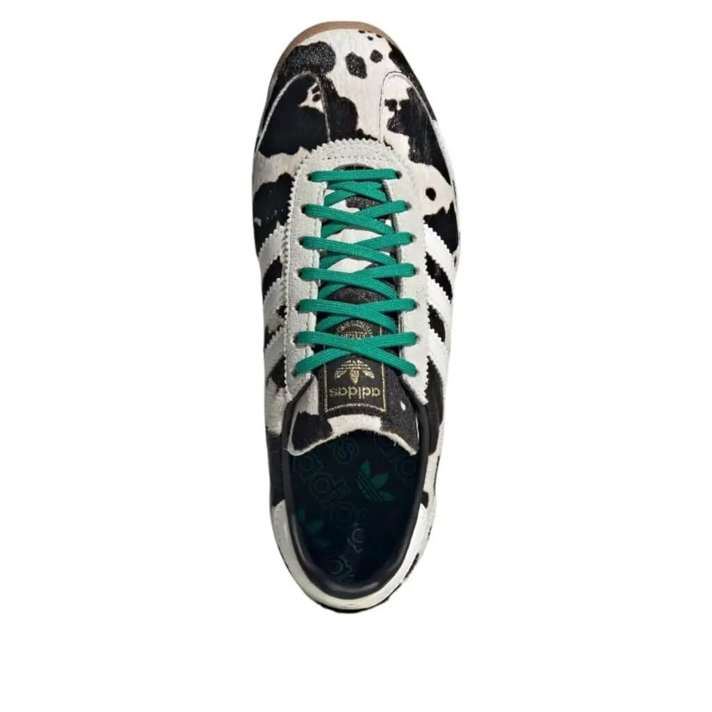 Sl72_OG_Shoes_Black_JR1639_02_standard-Photoroom_3840x.jpg