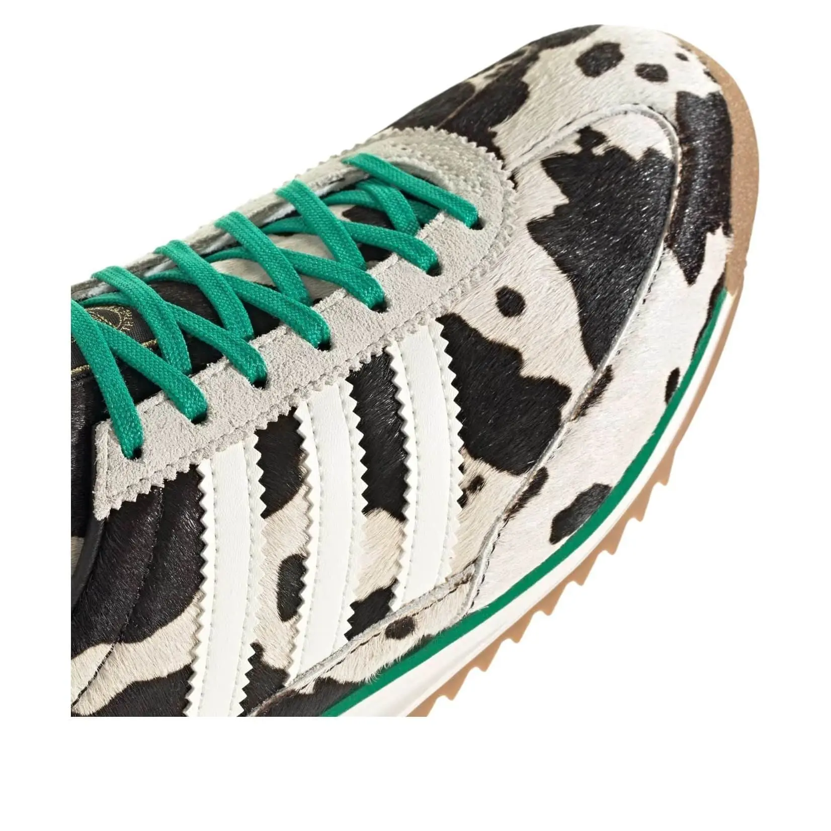 Sl72_OG_Shoes_Black_JR1639_42_detail-Photoroom_3840x.jpg