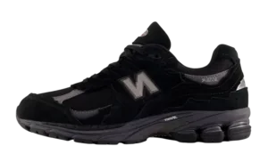 New Balance 2002R Gore-Tex Protection Pack Black