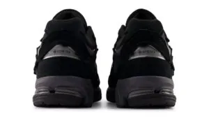 New Balance 2002R Gore-Tex Protection Pack Black